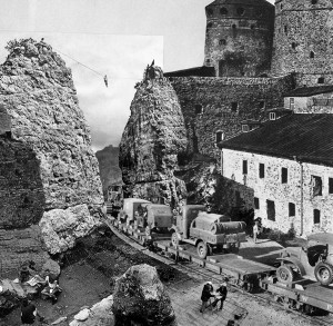 Chris Foster+ | Kolaj Magazine Artist Directory